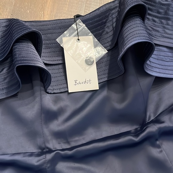 NWT Bardot Athena Frill Off the Shoulder Dress - Picture 5 of 7